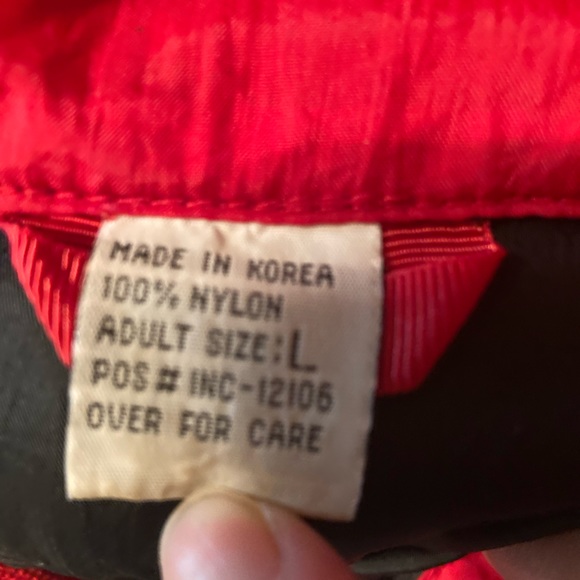 Size Large Men’s 100% Nylon Weather Proof with pocket across front 4 strings - Picture 5 of 5